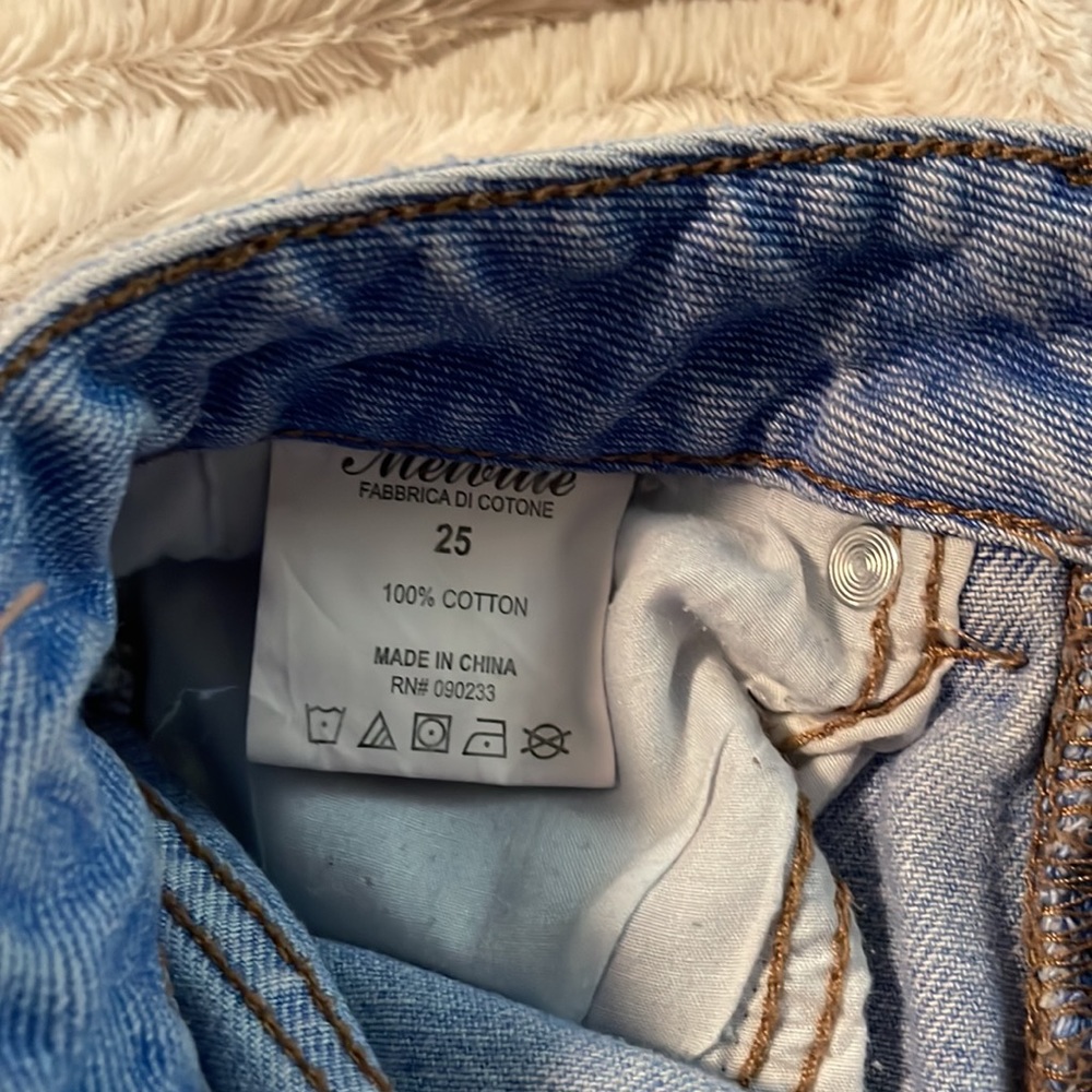Brandy Melville Jeans Shorts - Picture 4 of 5